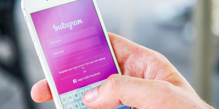 News Instagram : Satu Postingan Kini Bisa Berisi 20 Foto