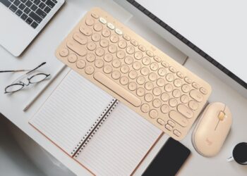 Logitech Pebble 2 Combo : Keyboard dan Mouse Imut Support Banyak Perangkat