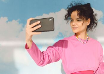 Cara Agar Kamera Samsung Tidak Mirror, Biar Hasil Selfie Terlihat Normal!