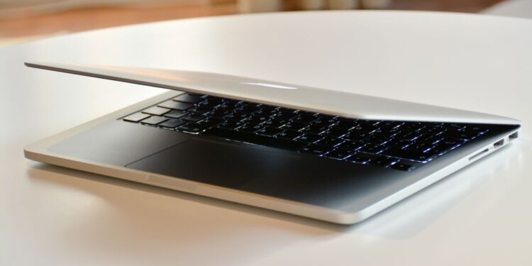 Cek Laptop Bekas Sebelum Kamu Beli