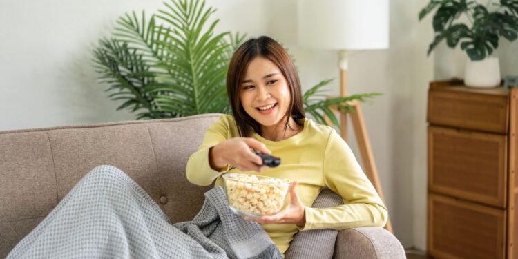 Cara Aman Pasang Set Top Box buat TV Analog dan Digital