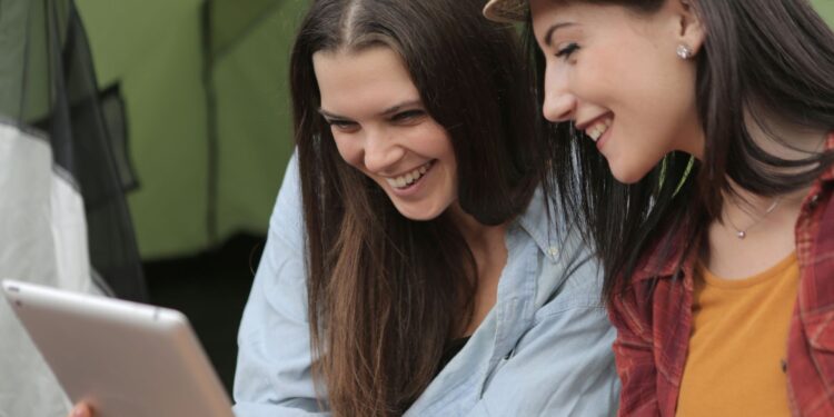 Aplikasi Edit Foto Wajah Jadi Tua yang Lagi Booming di Instagram