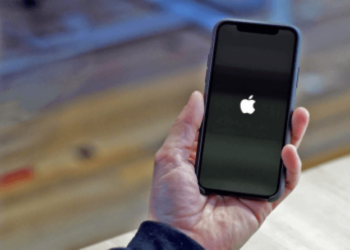 5 Cara Asik Atasin iPhone Stuck di Logo Apple!