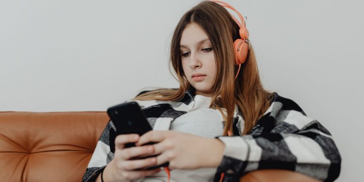 Cara Berhentiin Paket Darurat Telkomsel, Biar Pulsa Lo Gak Kesedot Lagi, Gaes!