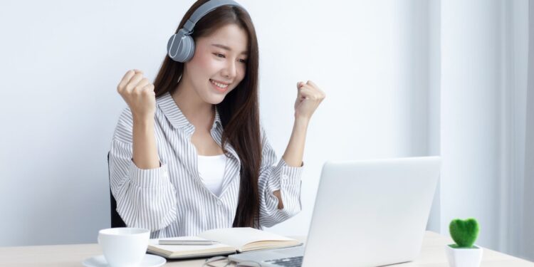 7 Aplikasi Wajib Banget yang Harus Lo Instal di Laptop Baru, Biar Gak Gagal Paham!