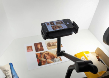 Cara Scan Foto Pakai HP Biar Jadi Digital, Gampang Banget!