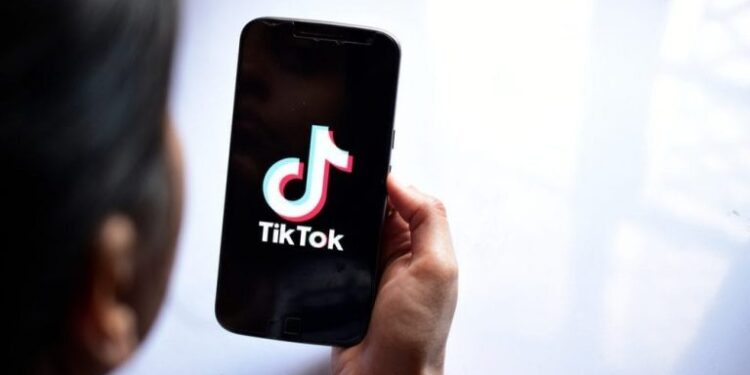 Cara Gampang Private Video yang Lo Like di TikTok