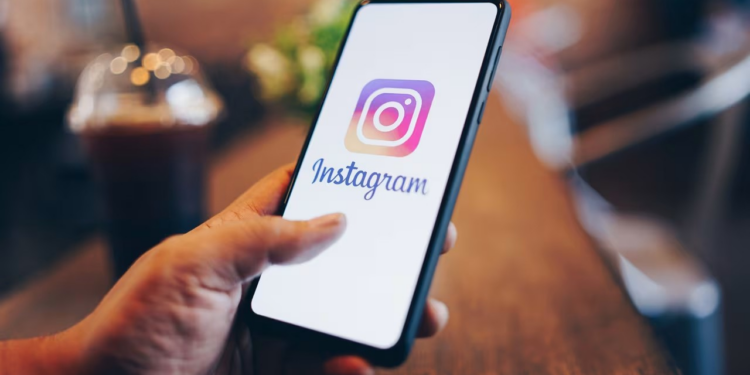 Cara Gokil Arsipin Foto di Instagram, Biar Lo Tetap Mysterious dan Anti Kepo-Kepo Club!